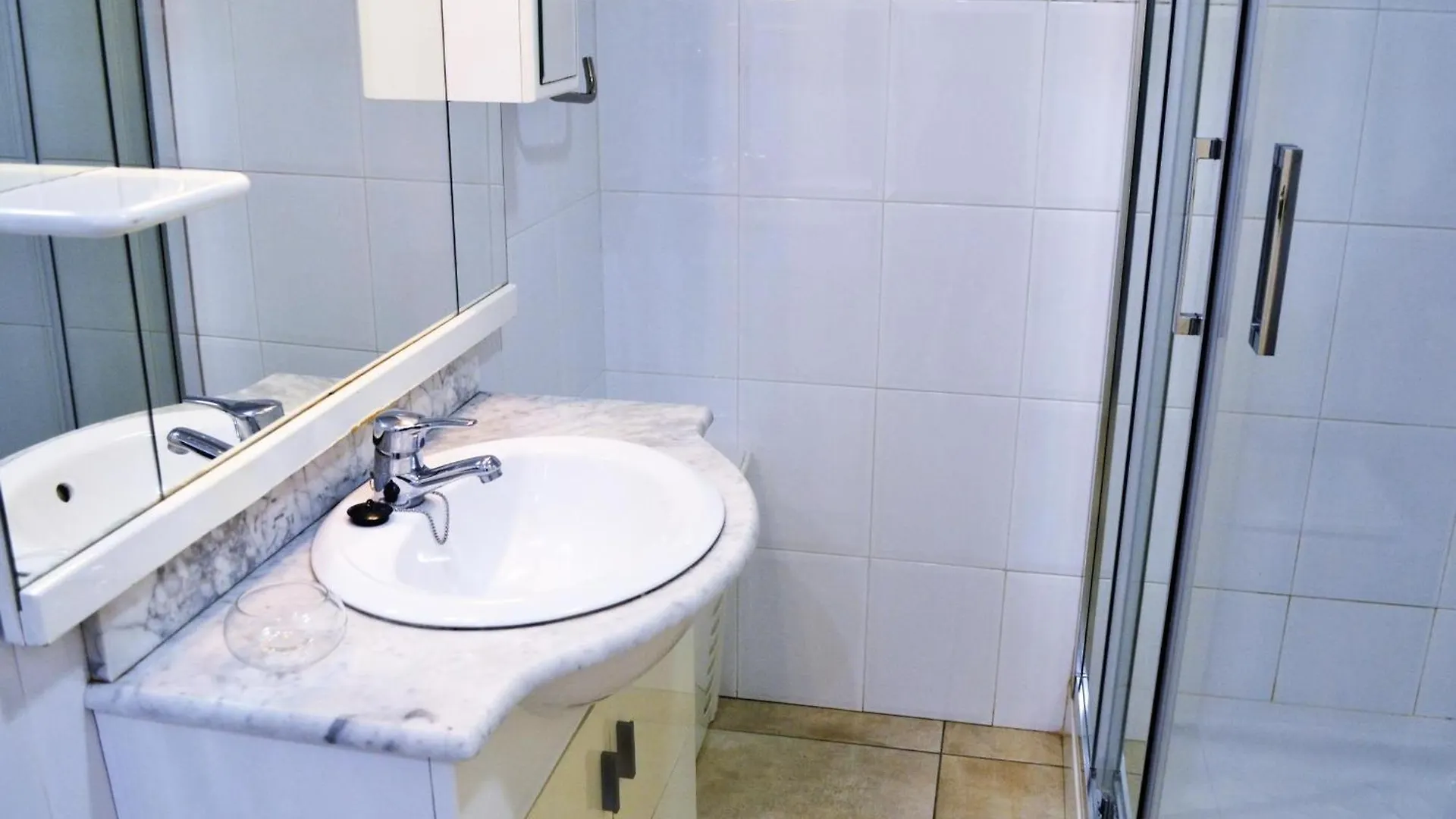 Apartamento Con Terraza Amueblada Y Parking A 10 Min Del Centro De Llanca, Mascotas Permitidas - Es-170-9 Apartment Llanca