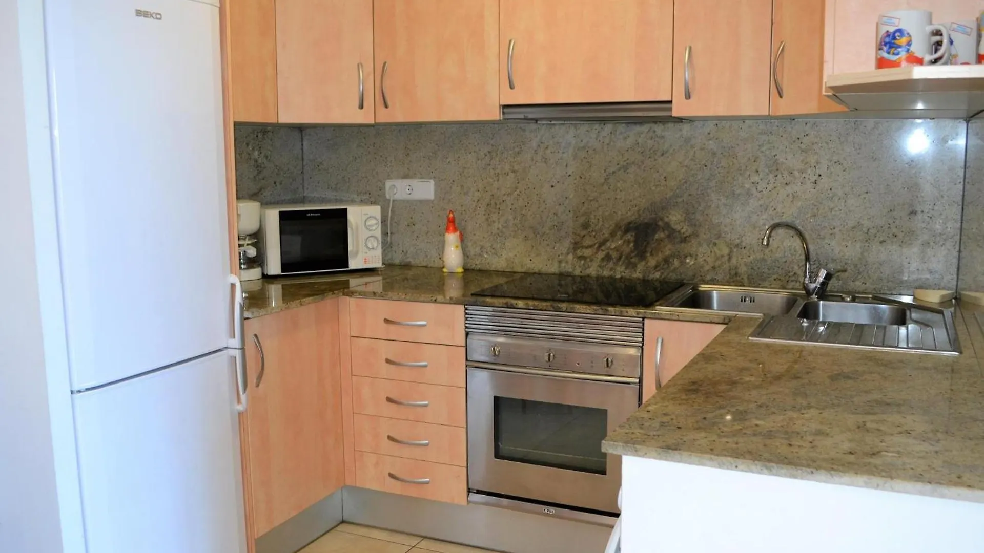 Apartamento Con Terraza Amueblada Y Parking A 10 Min Del Centro De Llanca, Mascotas Permitidas - Es-170-9